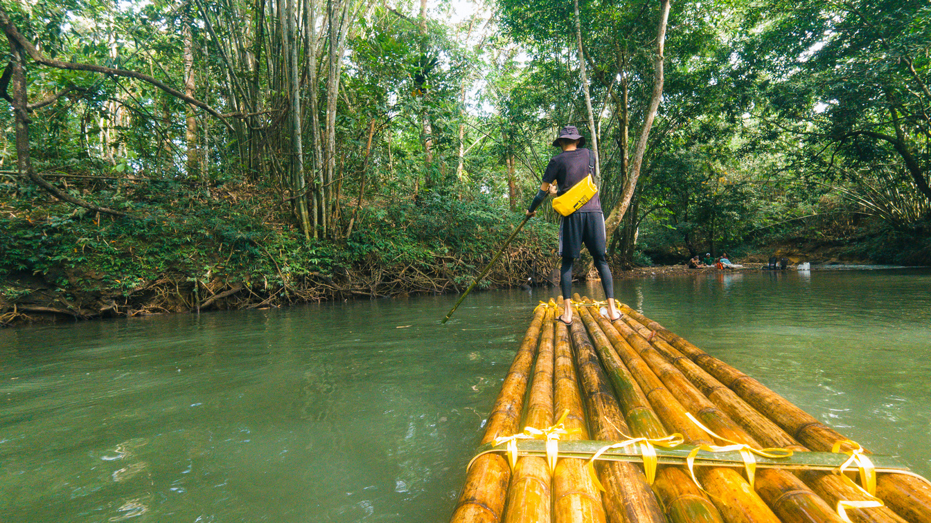 Bamboo Rafting at Padawan, Kampung Peraya.